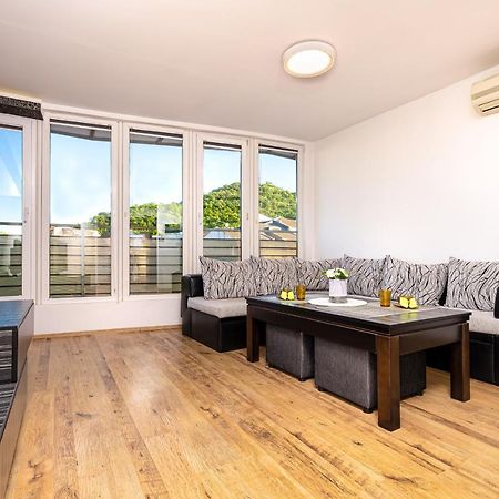 Nice 1Bd Apartment Next To Medical University By Flat Mаnager Plovdiv Exteriör bild