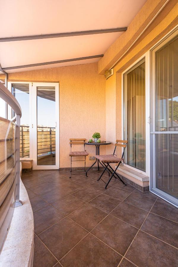 Nice 1Bd Apartment Next To Medical University By Flat Mаnager Plovdiv Exteriör bild